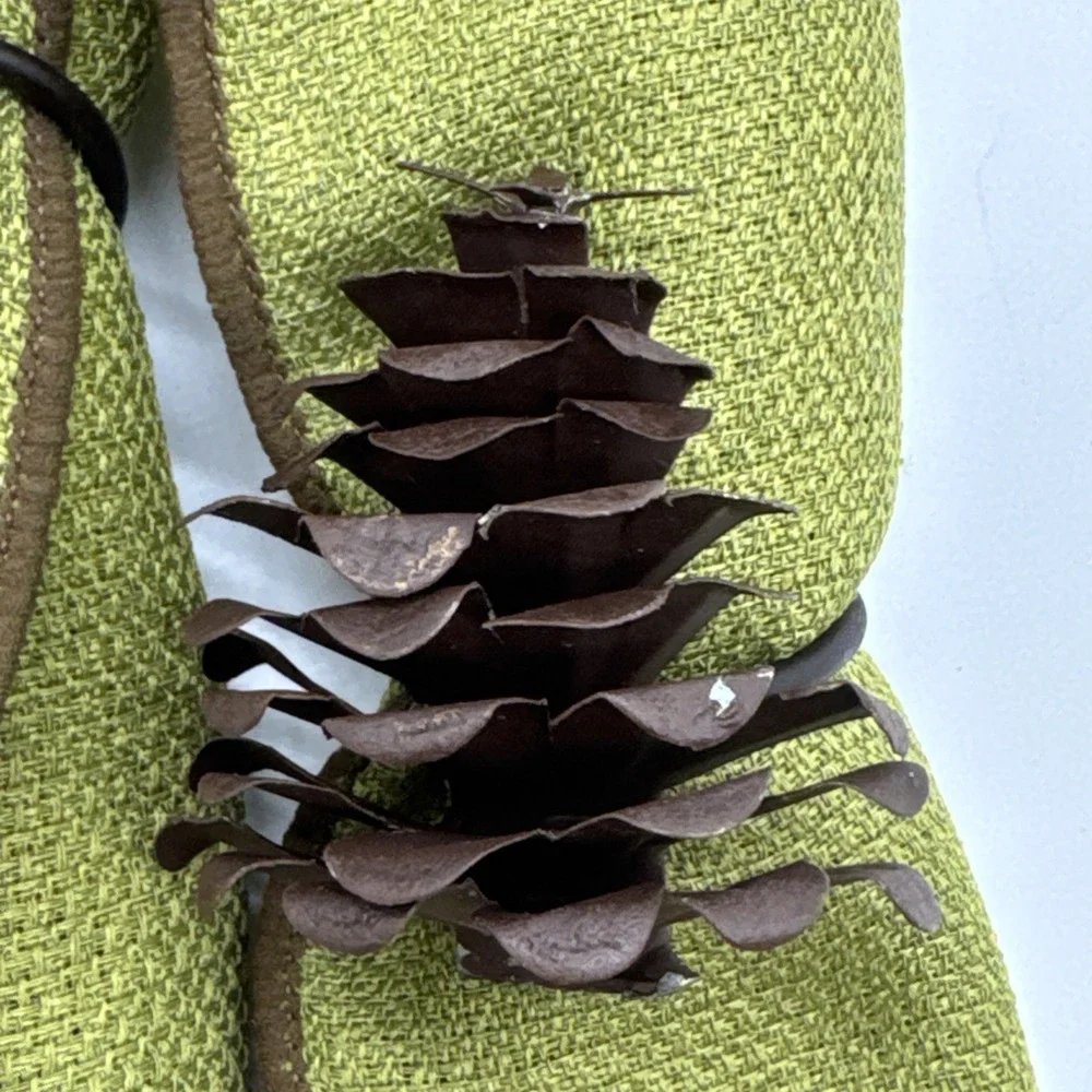 4 Green Cloth Napkins & Cast Iron Pinecone Napkin Rings